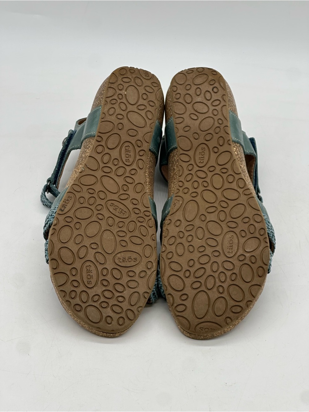 Taos Trulie Sandals. Size 10-10.5 - Picture 11 of 11